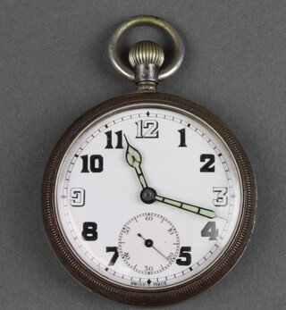 A metal cased Army issue pocket watch with seconds at 6 o'clock, no.M1490  