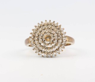 A 9ct yellow gold diamond cluster ring, size P, 4.8 grams 