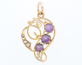 A 15ct yellow gold amethyst pendant, 2 grams