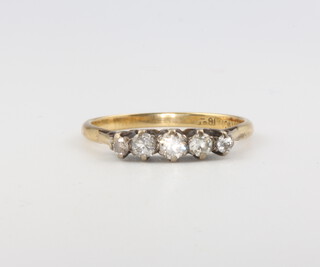 An 18ct yellow gold 5 stone diamond ring, size W, 2 grams 