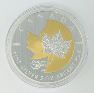A Canadian maple leaf 5 ozs silver coin 2013, boxed 