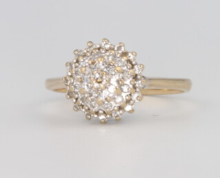 A 9ct yellow gold diamond cluster ring, 2.3 grams, size L