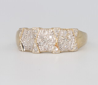 A 9ct yellow gold diamond ring 2.6 grams, size S 1/2