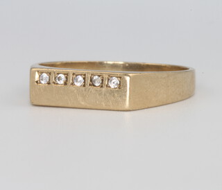 A 9ct yellow gold paste set ring, 3.7 grams, size Y