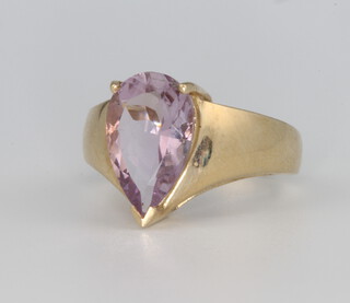 A 9ct yellow gold pear cut amethyst ring, 5.9 grams, size N 