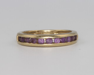 A 9ct yellow gold amethyst set ring 2 grams, size I
