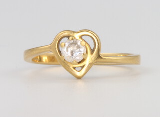 An 18ct yellow gold paste set ring, 3 grams, size L 1/2