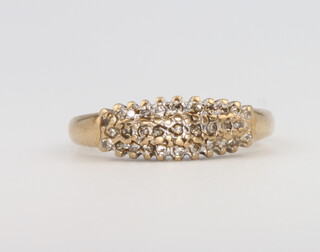 A 9ct yellow gold diamond ring, 2.7 grams, size P 