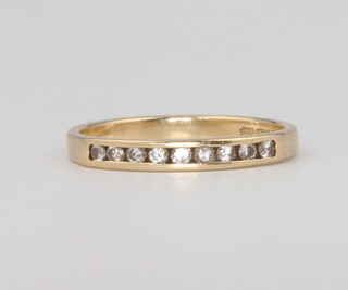 A 9ct yellow gold diamond ring 1.7 grams, size P 