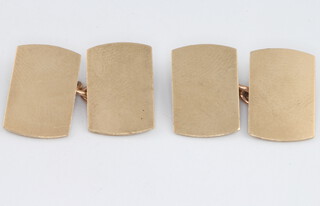 A pair of 9ct yellow gold rectangular cufflinks 6.5 grams
