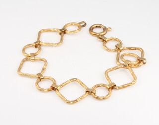 A 9ct yellow gold hollow link bracelet, 4 grams, 19cm 