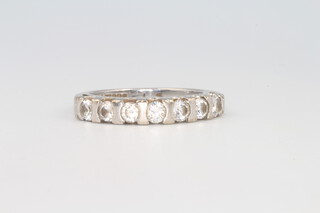 An 18ct white gold 8 stone diamond ring, approx.0.5ct, 4.5 grams, size N 