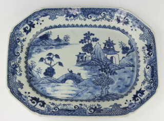An 18th Century Chinese blue and white octagonal meat plate decorated with figures in landscape 35cm 