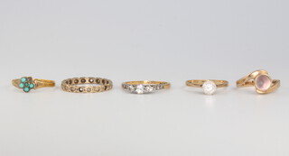Five 9ct yellow gold rings size I, L, L, L and M 