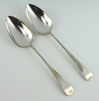 A pair of George IV silver table spoons Newcastle 1820, 120 grams 