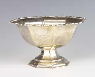 An Edwardian octagonal silver pedestal bowl Sheffield 1907, 262 grams, 16cm 