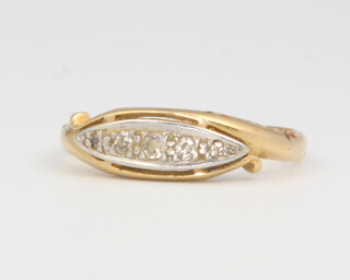 A yellow gold diamond ring, size M, 2.6 grams 