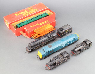 A Hornby Dublo R156 S.R Suburban motor coach boxed, ditto R111 Hooper car boxed, locomotive and tender Prince S Victoria, 2 ditto tank engines R52 and a Hornby double ended diesel locomotive 