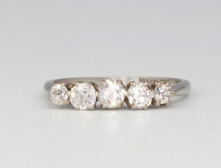 A platinum 5 stone diamond ring, approx. 0.4ct, 2.5 grams, size K
