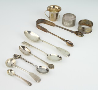 A pair of William IV silver sugar nips, London 1832, 2 napkin rings, a cup and minor spoons, 170 grams