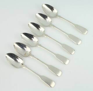 A set of 6 William IV silver teaspoons, London 1837, 127 grams 