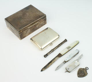 A silver cigarette case London 1903, an engine turned silver cigarette box and minor items, weighable silver 81 grams 