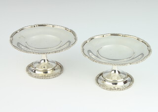 A pair of Edwardian silver miniature tazzas, London 1910, 11cm, 199 grams
