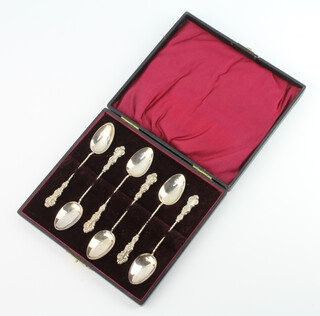 A set of 6 Edwardian silver teaspoons with Rococo handles Birmingham 1909, 29 grams