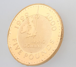 A 2000 Millennium gold proof five pound crown, No 1987/2500 39.94 grams