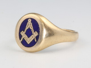 A 9ct yellow gold enamelled Masonic signet ring size T, 7 grams