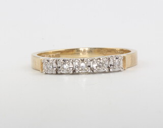 A 9ct yellow gold 5 stone diamond ring 2.1 grams, size N 