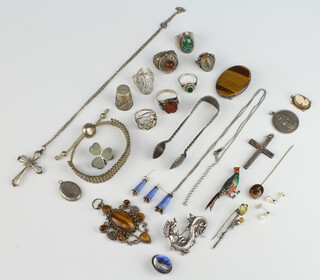 A silver cross pendant and a quantity of silver jewellery 