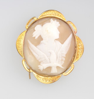 A Victorian cameo portrait brooch 