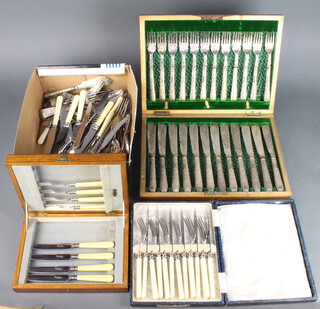 A set of 12 Edwardian plated fish eaters, cased and minor plated wares 