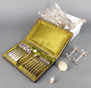 A cased set of plated teaspoons and sugar tongs and minor plated wares