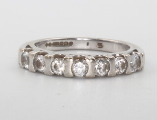 An 18ct white gold 8 stone diamond ring, approx.0.5ct, 4.5 grams, size N