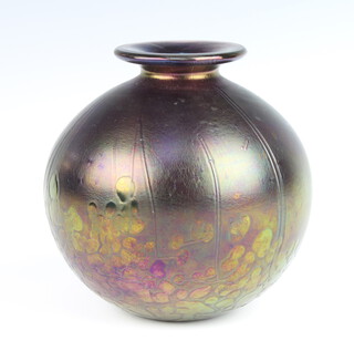 A Mdina globular opalescent vase 14cm 