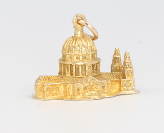 A 9ct yellow gold St Paul's Cathedral charm 4.6 grams