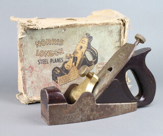 A Norris A5 smoothing plane, contained in original cardboard box 