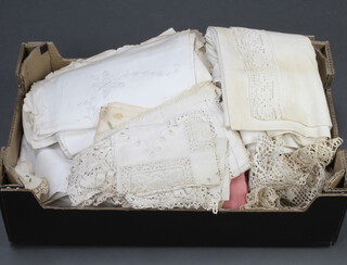 A quantity of table linen 