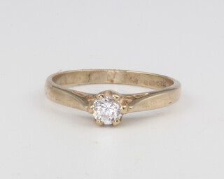 A 9ct yellow gold paste set ring size K 1.7 grams 