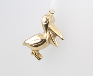 A 9ct yellow gold pelican charm 2.1 grams 
