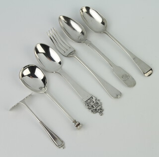 A silver apostle spoon London 1969, 3 other spoons, a fork and a pusher, 170 grams 