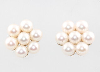 A pair of 9ct yellow gold cultured pearl set floral design ear studs 12mm 