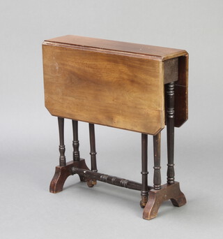 A Victorian bleached mahogany Sutherland table raised on turned supports 54cm h x 53cm w x 13cm when closed x 63cm when open (light scratches, ring marks and sun bleaching to the top) 