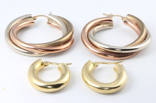 Two pairs of 9ct gold hoop earrings 13 grams