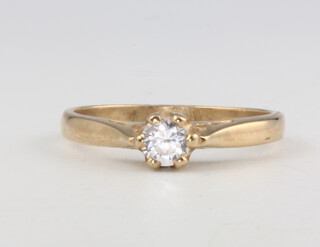 A 9ct yellow gold paste set ring size K 1.7 grams 