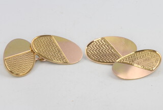 A pair of 9ct yellow gold engine turned cufflinks 4.4 grams 