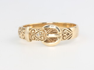 A 9ct yellow gold buckle ring 3 grams, size R 