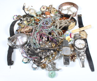 A quantity of Victorian and other costume jewellery 